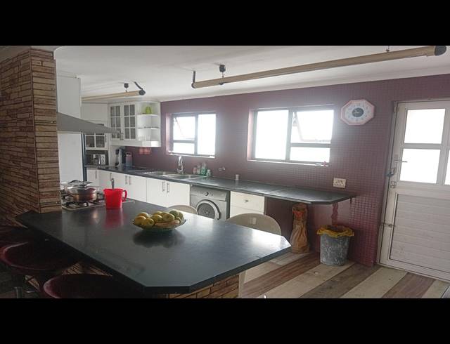 4 BEDROOM FREESTANDING FOR SALE IN MITCHELLS PLAIN CENTRAL